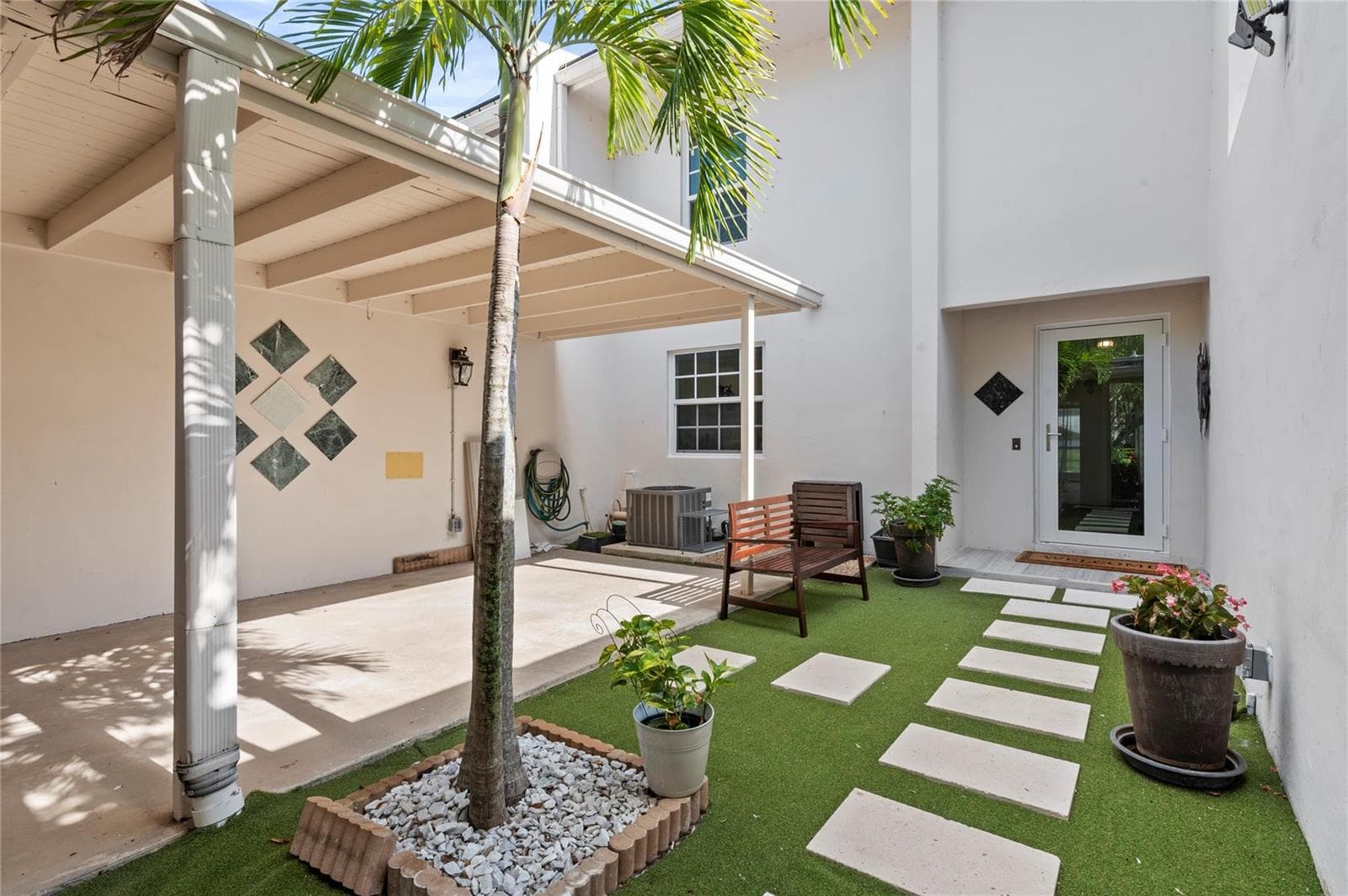 3063 N PALM AIRE Drive # 3063, Pompano Beach FL 33069 - Pompano Beach, FL - Photo 1