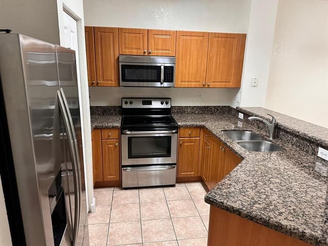 1721 SW 81st Terrace, North Lauderdale FL 33068 - North Lauderdale, FL - Photo 6