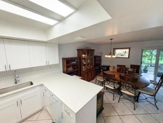 58 Ann Lee Lane, Tamarac FL 33319 - Tamarac, FL - Photo 5