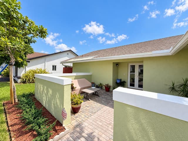 7482 NW 48TH Place, Lauderhill FL 33319 - Lauderhill, FL - Photo 4