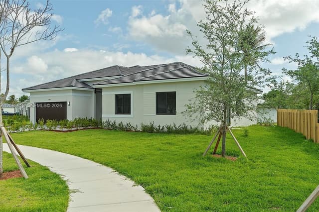 20943 SW 96th Ct, Cutler Bay FL 33189 - Cutler Bay, FL - Photo 2