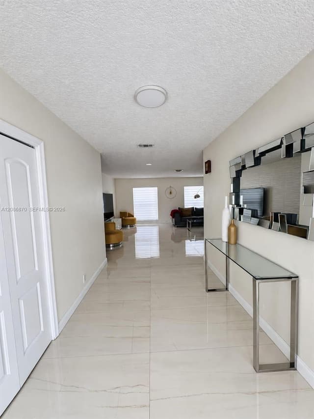 695 SW 65th Ave, Margate FL 33068 - Margate, FL - Photo 3