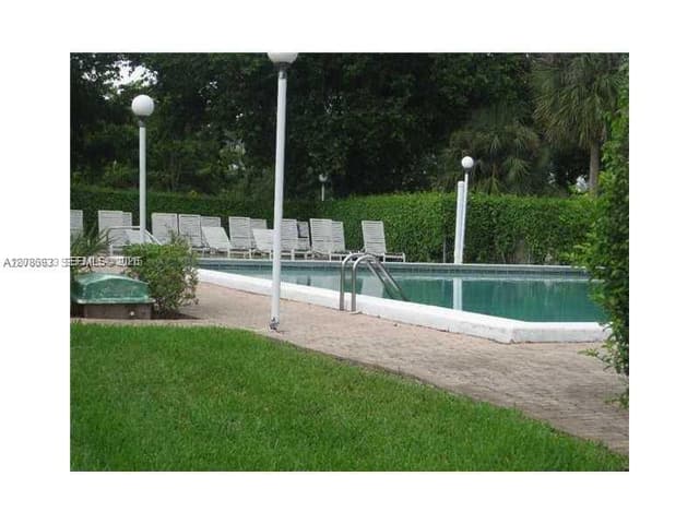 3001 W Rolling Hills Cir # 407, Davie FL 33328 - Davie, FL - Photo 3