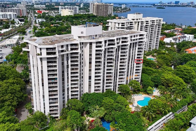 2000 Towerside Ter # 1206, Miami FL 33138 - Miami, FL - Photo 2