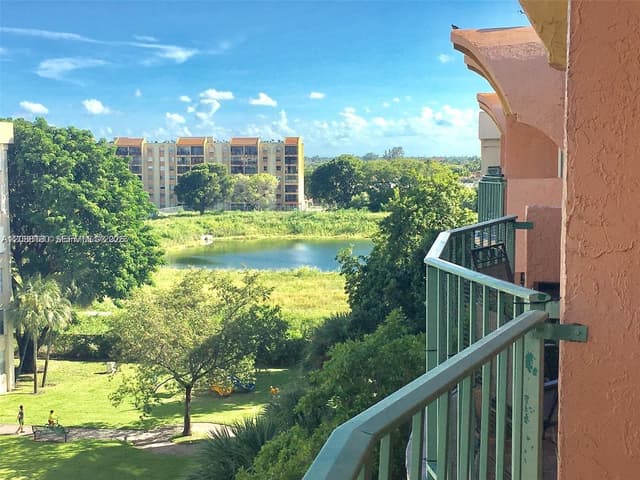 9360 Fontainebleau Blvd # 612, Miami FL 33172 - Miami, FL - Photo 3