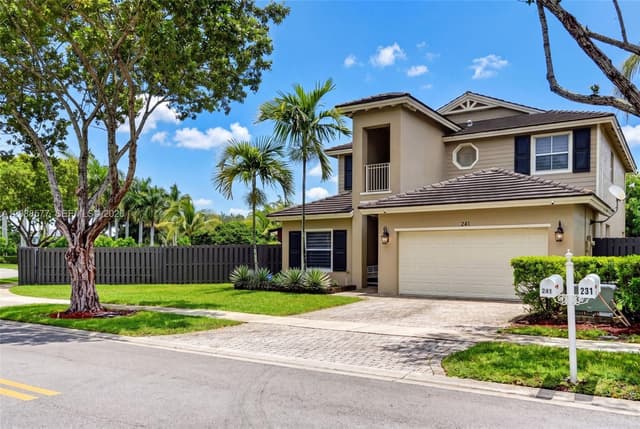 241 NE 33rd Ter, Homestead FL 33033 - Homestead, FL - Photo 2