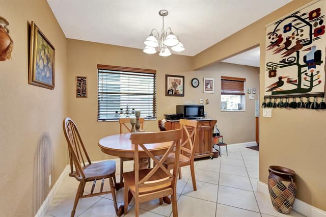 637 Monaco Court N, Delray Beach FL 33446 - Delray Beach, FL - Photo 4