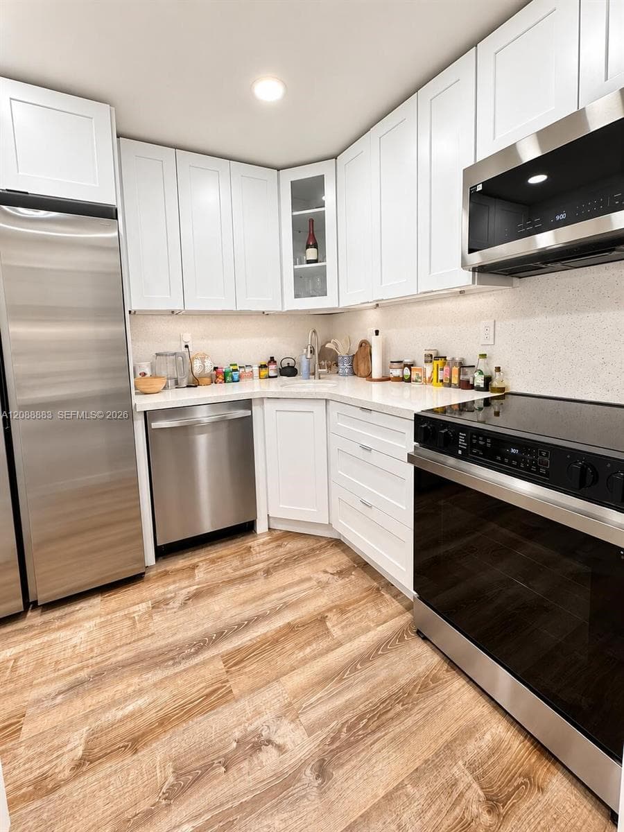 2001 Atlantic Shores Blvd # 206, Hallandale Beach FL 33009