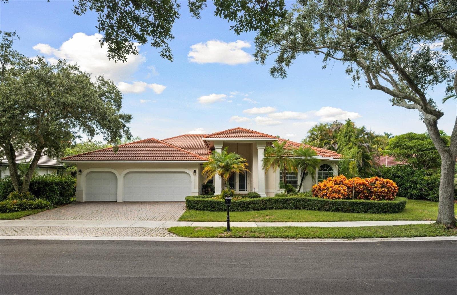 2647 EDGEWATER Drive, Weston FL 33332 - Weston, FL - Photo 1