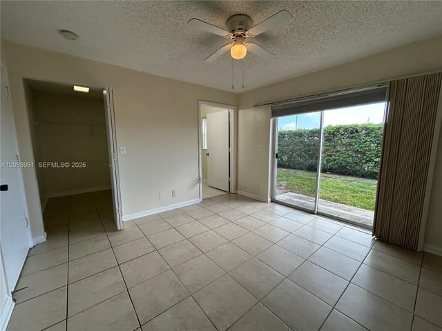 910 E Cypress Way E, Palm Springs FL 33406 - Palm Springs, FL - Photo 6