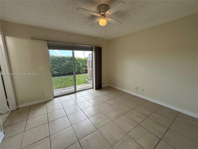 910 E Cypress Way E, Palm Springs FL 33406 - Palm Springs, FL - Photo 7