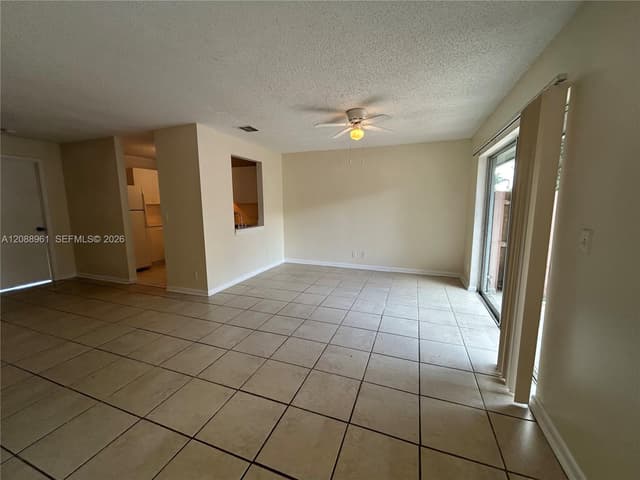 910 E Cypress Way E, Palm Springs FL 33406 - Palm Springs, FL - Photo 5