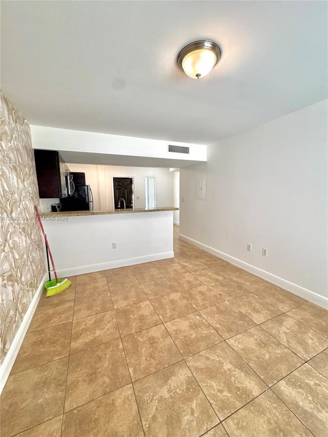 1968 NW 4th Ct # 323, Miami FL 33136 - Miami, FL - Photo 3