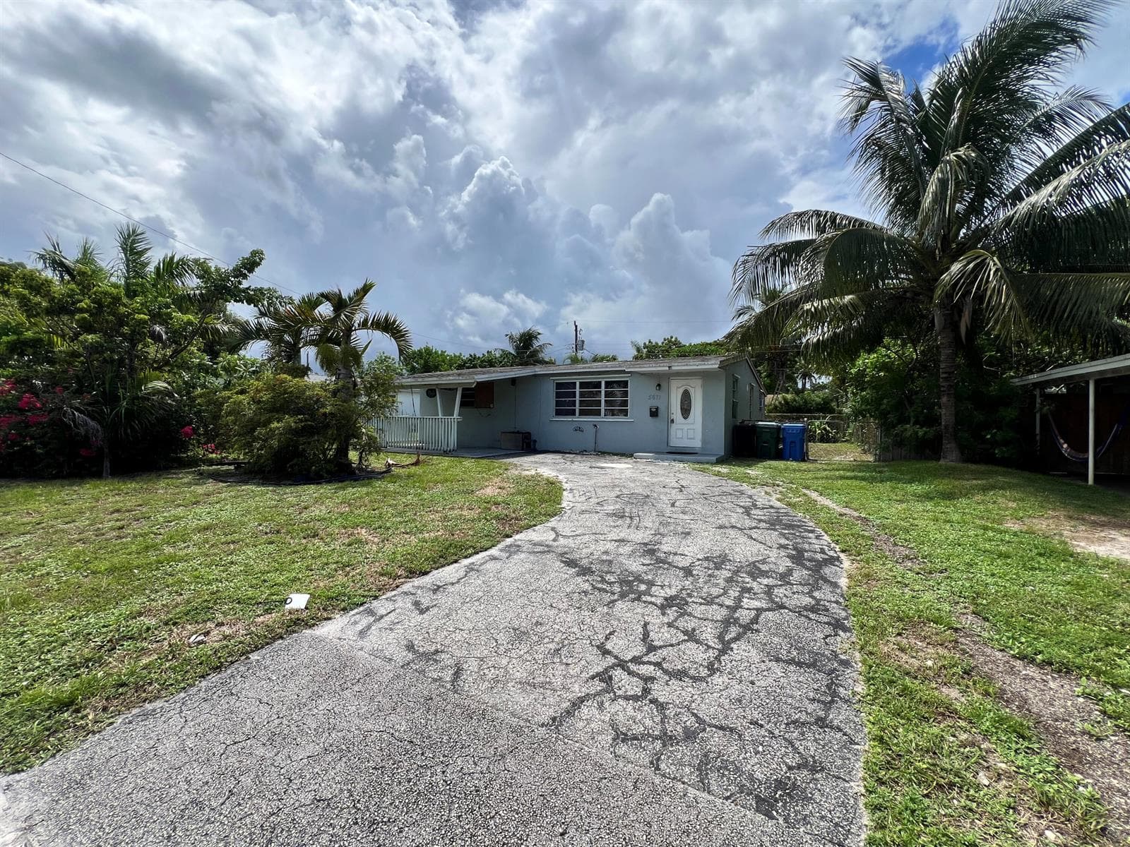 5671 NE 8TH Avenue, Oakland Park FL 33334