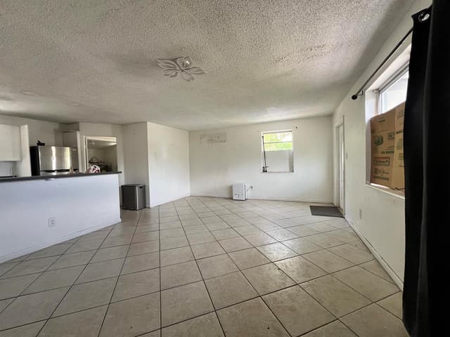 5671 NE 8TH Avenue, Oakland Park FL 33334 - Oakland Park, FL - Photo 4