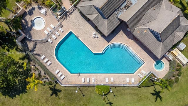 816 NW 208th Way, Pembroke Pines FL 33029 - Pembroke Pines, FL - Photo 4