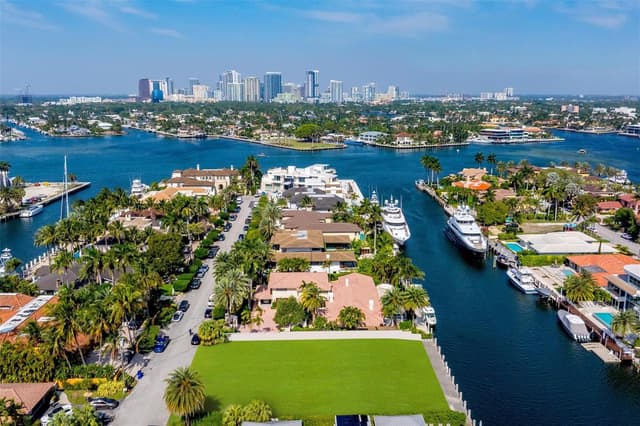 2455 DEL LAGO Drive, Fort Lauderdale FL 33316 - Fort Lauderdale, FL - Photo 4