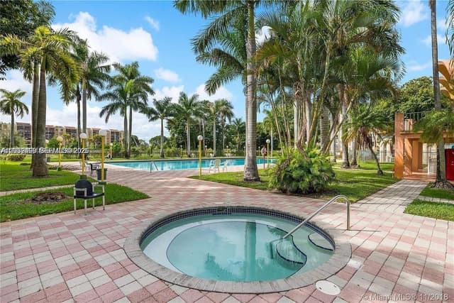 9350 Fontainebleau Blvd # 209, Miami FL 33172 - Miami, FL - Photo 2
