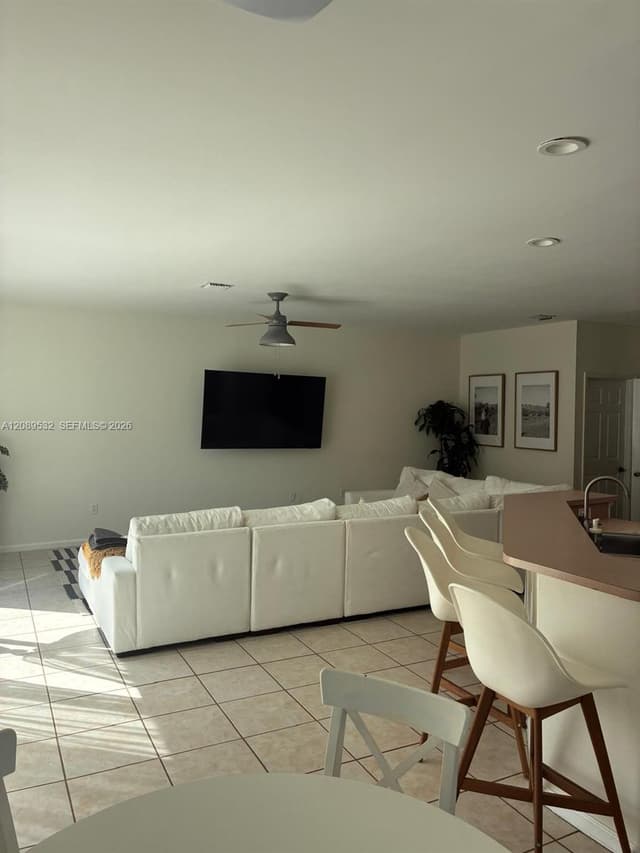 989 NW 156 AVE, Pembroke Pines FL 33028 - Pembroke Pines, FL - Photo 5