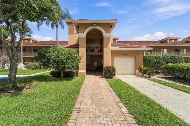 5876 REGAL GLEN Drive # 201, Boynton Beach FL 33437 - Boynton Beach, FL - Photo 2