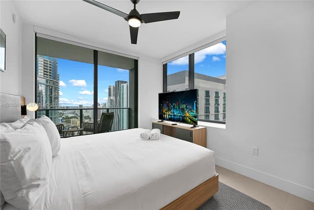 159 NE 6th St # 3901, Miami FL 33132 - Miami, FL - Photo 3