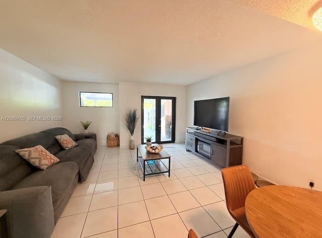 4085 W 8th Ct # 82, Hialeah FL 33012 - Hialeah, FL - Photo 5