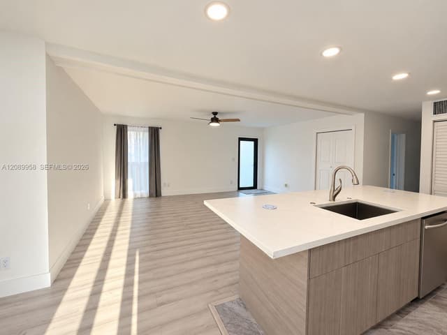 7907 NW 73rd Ter, Tamarac FL 33321 - Tamarac, FL - Photo 7