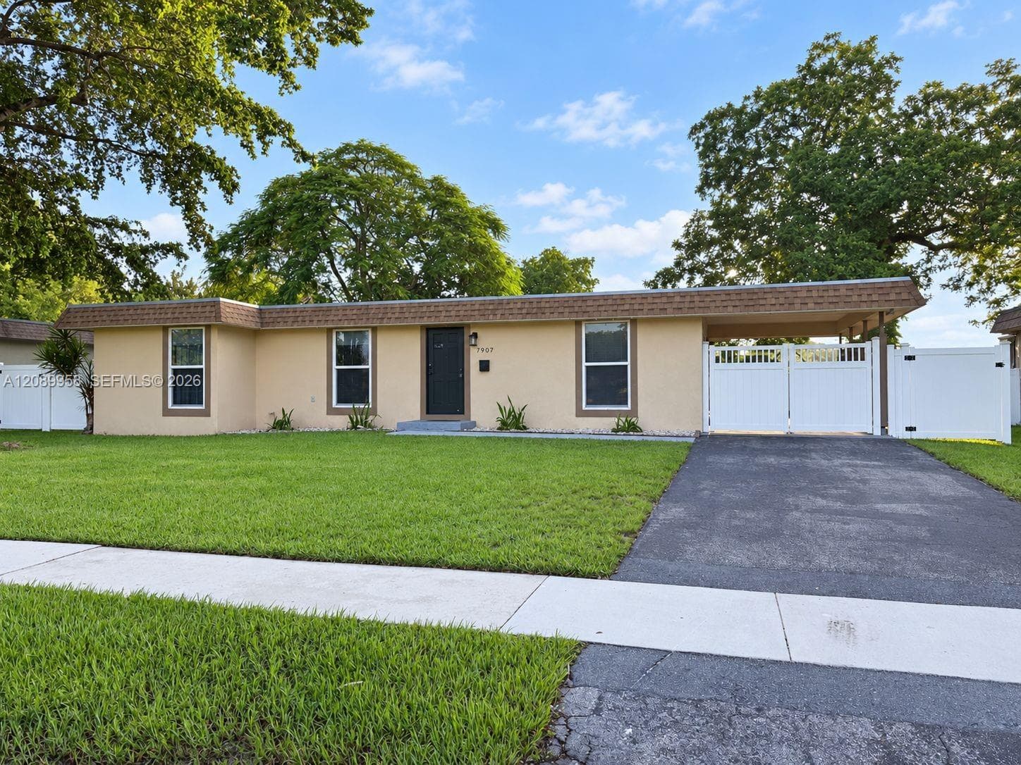 7907 NW 73rd Ter, Tamarac FL 33321 - Tamarac, FL - Photo 1