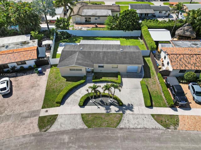 8530 NW 179th St, Hialeah FL 33015 - Hialeah, FL - Photo 2
