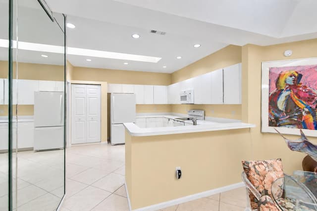 12598 Crystal Pointe Drive # B, Boynton Beach FL 33437 - Boynton Beach, FL - Photo 4