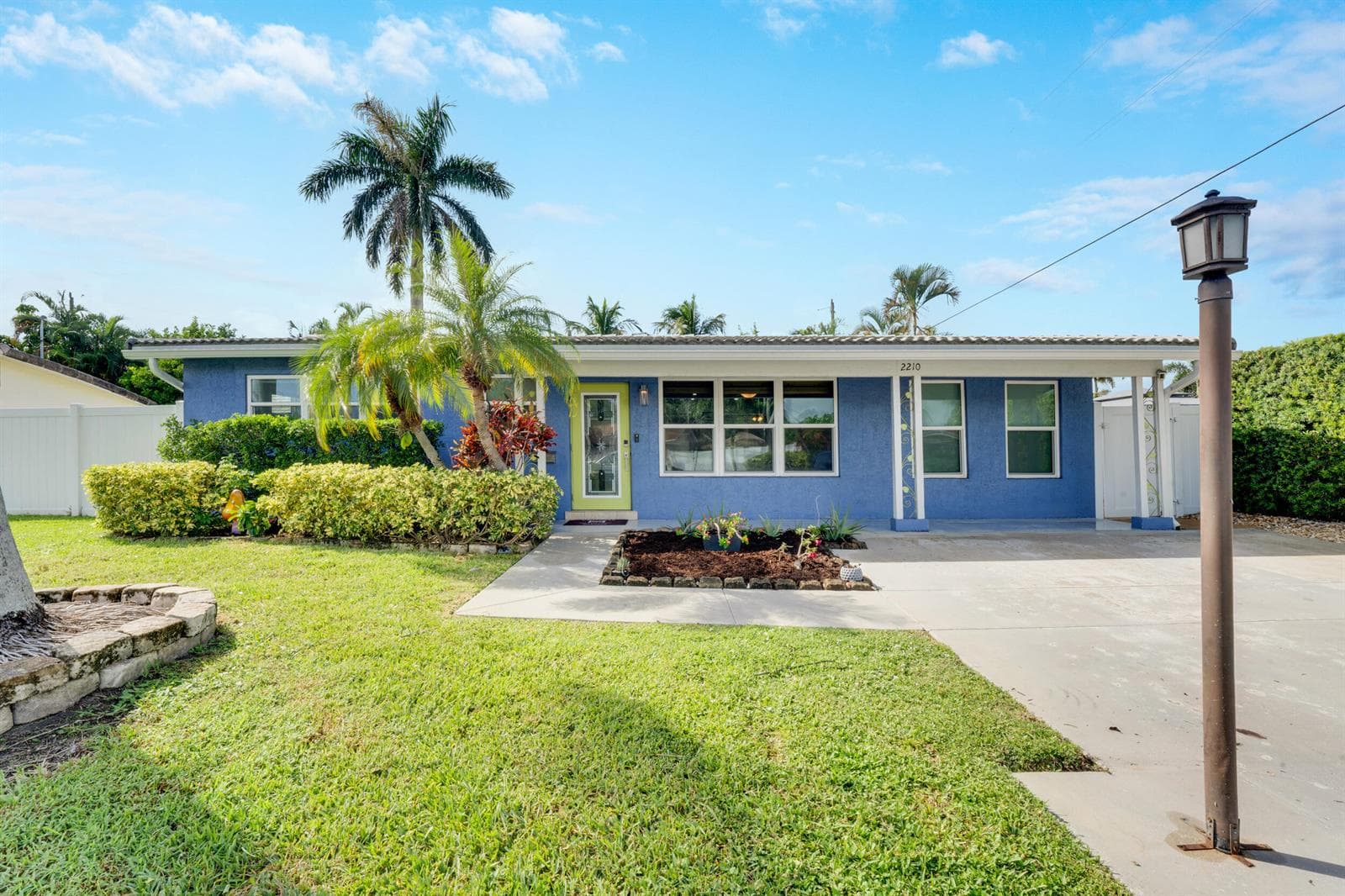 2210 NE 51ST Street, Lighthouse Point FL 33064