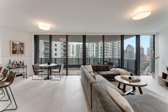 1000 Brickell Plz # 2401, Miami FL 33131 - Miami, FL - Photo 4