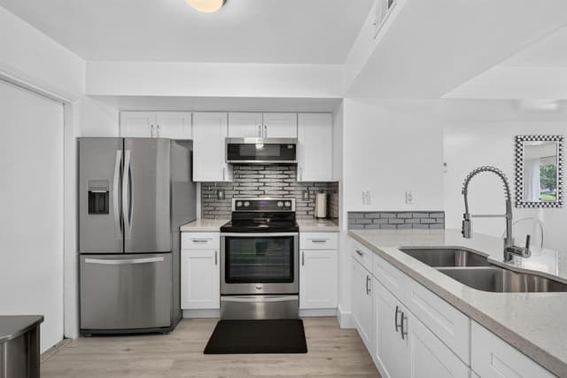 9730 NW 23rd Court # 15, Pembroke Pines FL 33024 - Pembroke Pines, FL - Photo 5