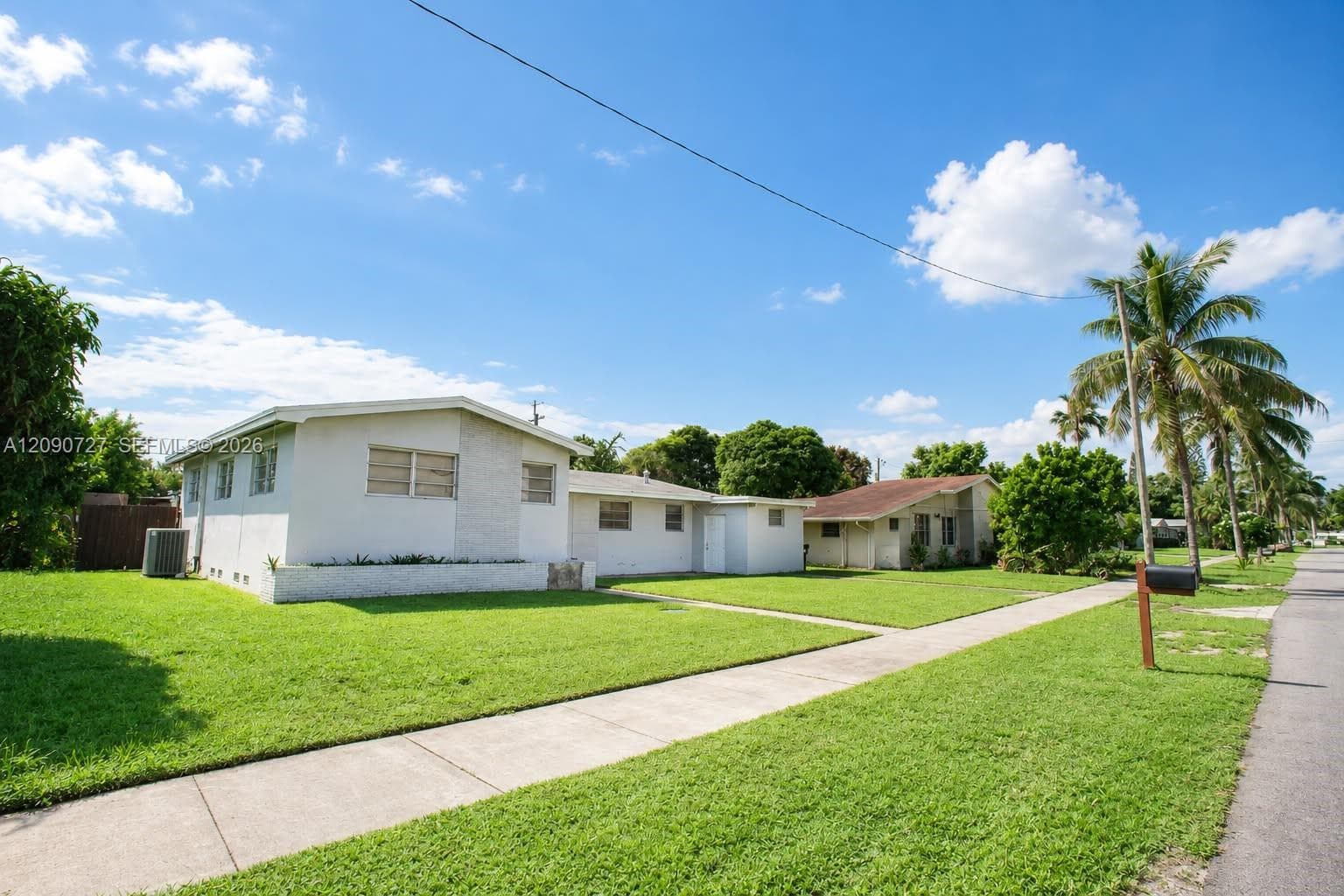 500 East Dr, North Miami Beach FL 33162 - North Miami Beach, FL - Photo 1