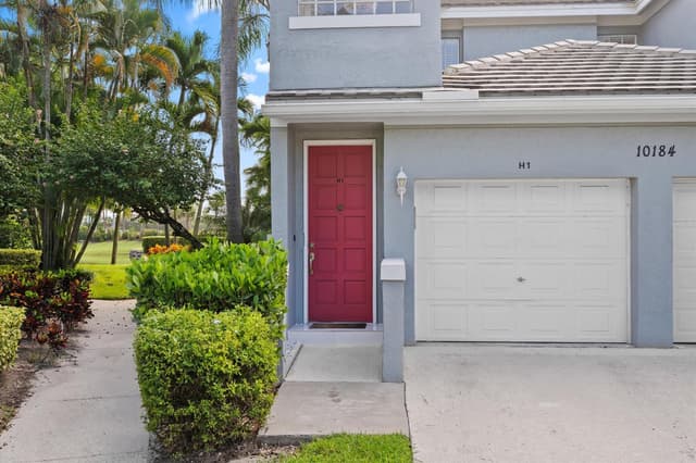 10184 Andover Coach Circle # H1, Lake Worth FL 33449 - Lake Worth, FL - Photo 2