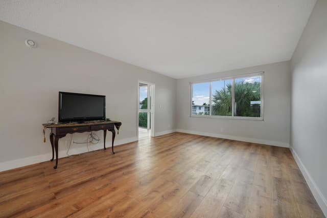 6005 Del Lago Circle # 311, Sunrise FL 33313 - Sunrise, FL - Photo 3