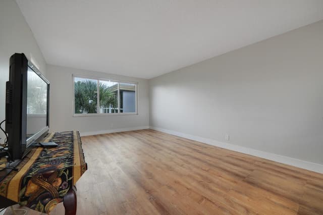 6005 Del Lago Circle # 311, Sunrise FL 33313 - Sunrise, FL - Photo 4
