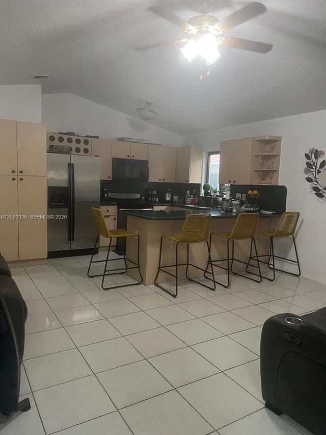 10071 NW 127 terrace, Hialeah Gardens FL 33018 - Hialeah Gardens, FL - Photo 4