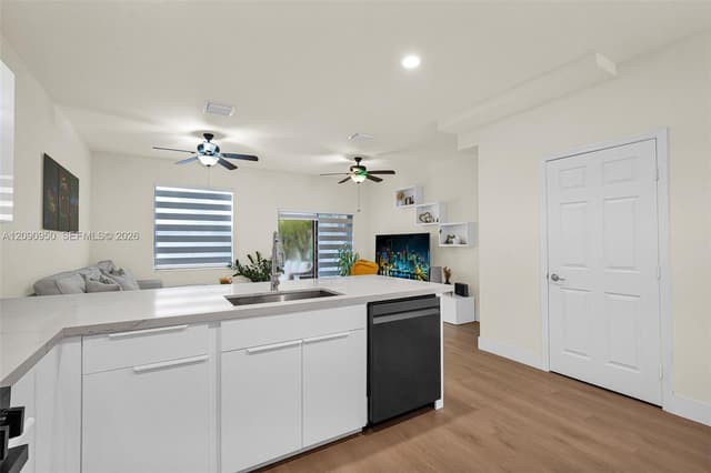 9255 W 33rd Ln # 9255, Hialeah FL 33018 - Hialeah, FL - Photo 6