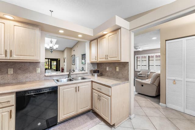 6375 KINGS GATE Circle, Delray Beach FL 33484 - Delray Beach, FL - Photo 7