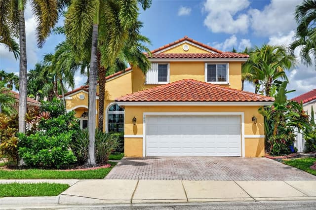 18611 NW 11th St, Pembroke Pines FL 33029 - Pembroke Pines, FL - Photo 4