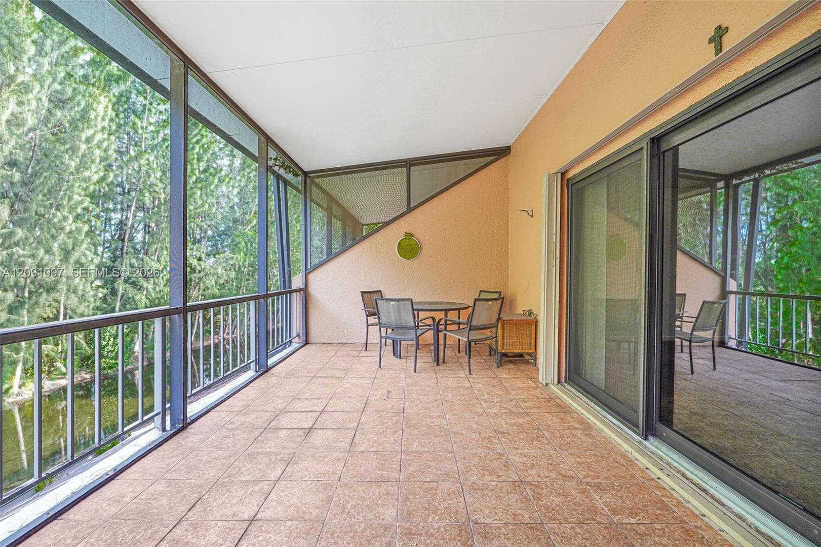 430 Commodore Dr # 304, Plantation FL 33325