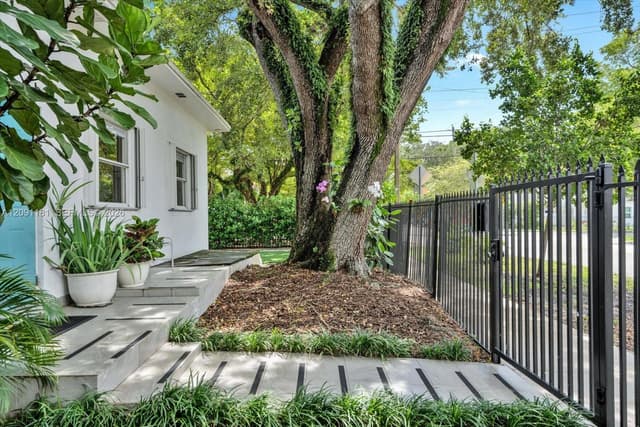 2299 SW 16th Ct # A, Miami FL 33145 - Miami, FL - Photo 3