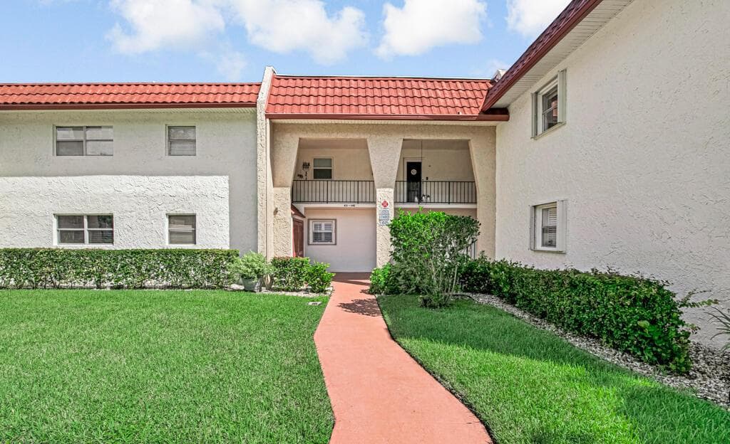 445 LAKE FRANCES Drive # 445, West Palm Beach FL 33411