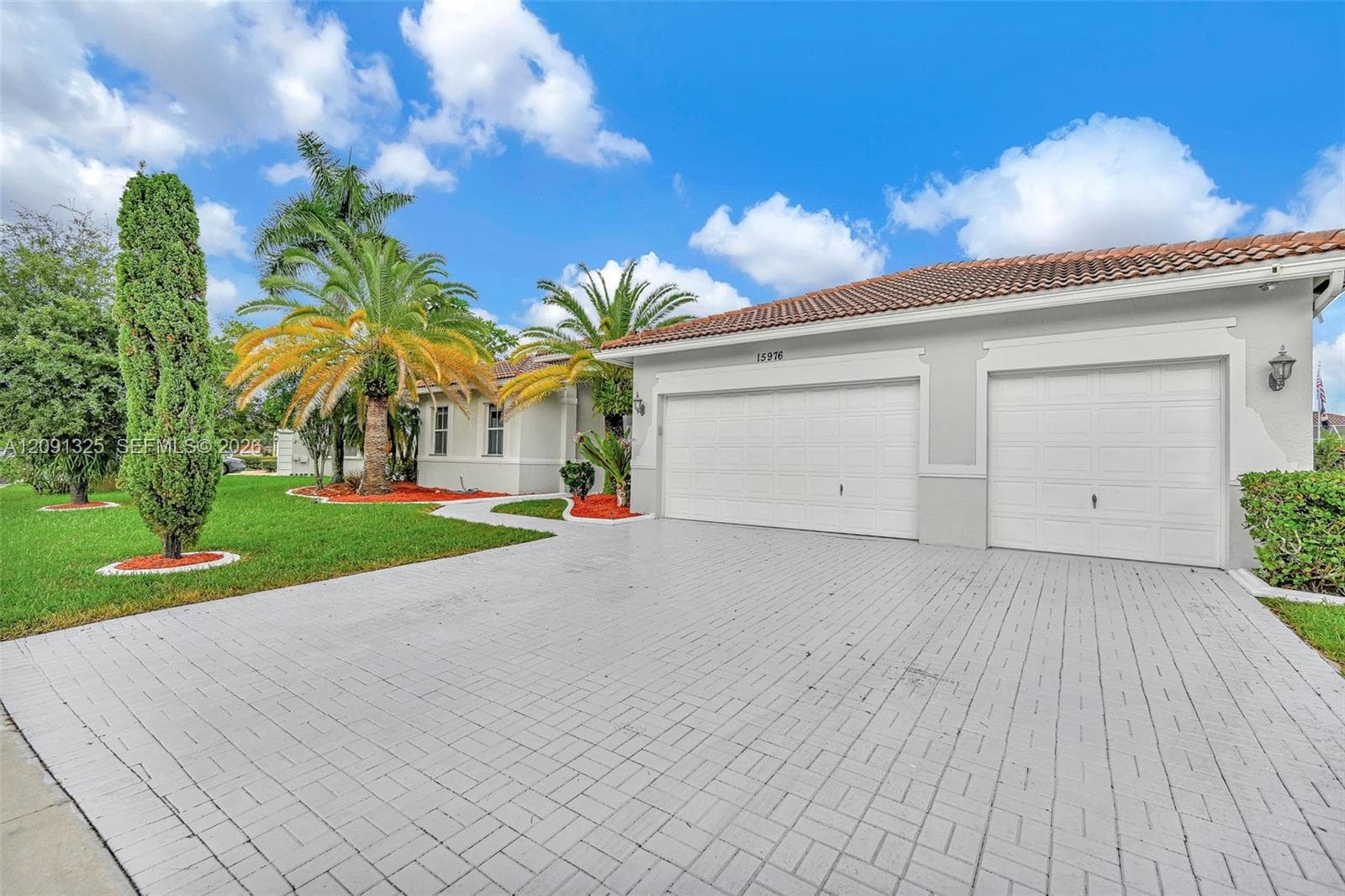 15976 SW 4th St, Pembroke Pines FL 33027 - Pembroke Pines, FL - Photo 1