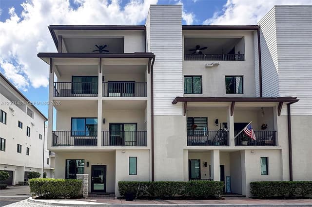 4720 NW 84th Ct, Doral FL 33166 - Doral, FL - Photo 2