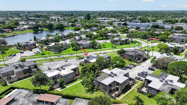 126 LAKE ARBOR Drive, Palm Springs FL 33461 - Palm Springs, FL - Photo 2