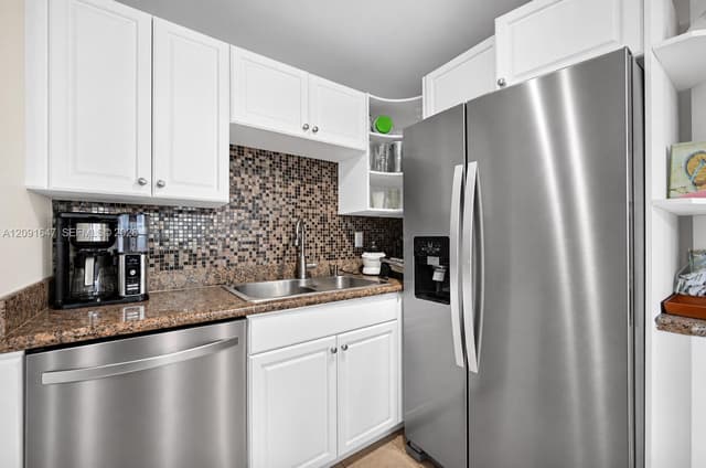 357 Almeria Ave # 606, Coral Gables FL 33134 - Coral Gables, FL - Photo 6