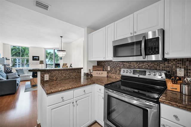 357 Almeria Ave # 606, Coral Gables FL 33134 - Coral Gables, FL - Photo 4