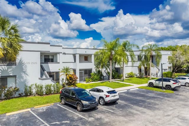 161 Lakeview Dr # 202, Weston FL 33326 - Weston, FL - Photo 3